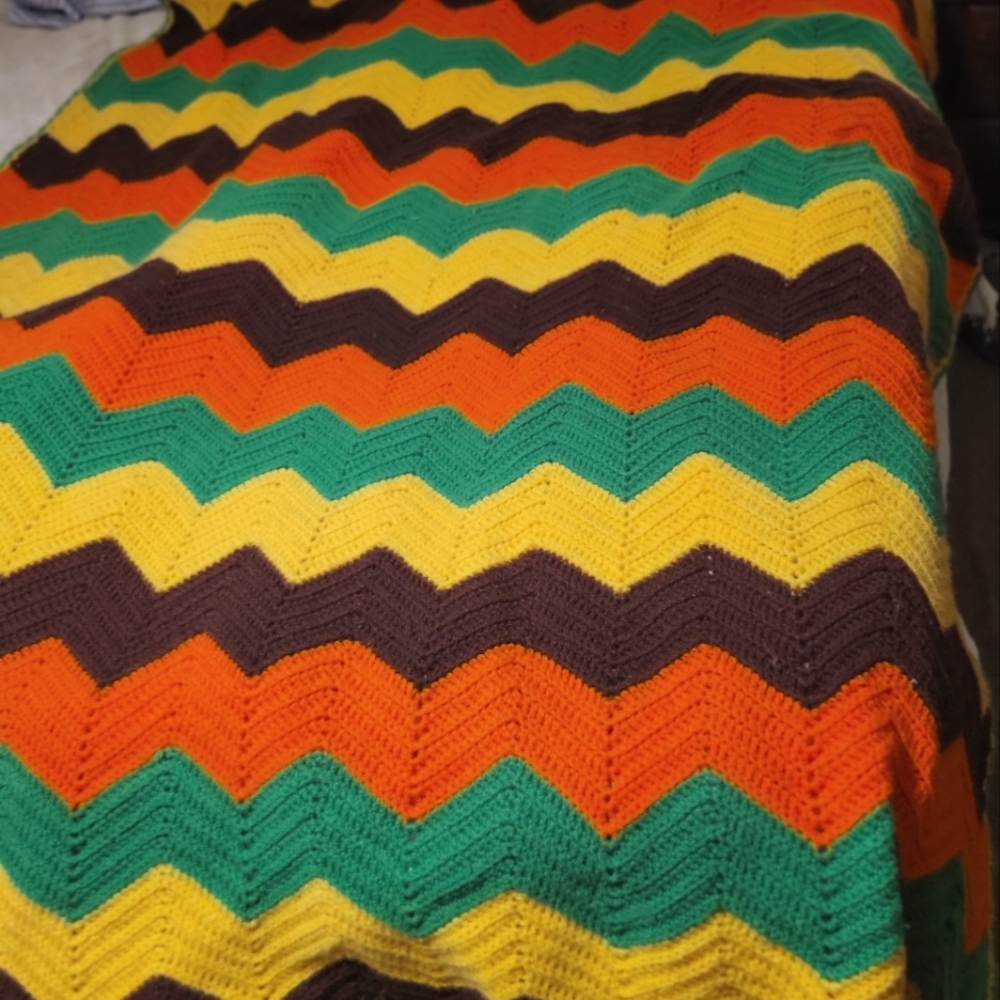 Colorful Retro Chevron Knit Blanket